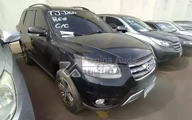 De carro de luxo a motos, 99 veículos são leiloados pelo TJ