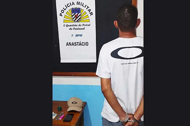 Homem é detido após ser pego com maconha em Anastácio
