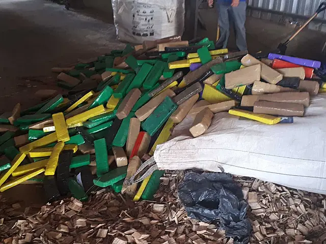 Mais de três toneladas de drogas são incineradas pela Polícia Civil