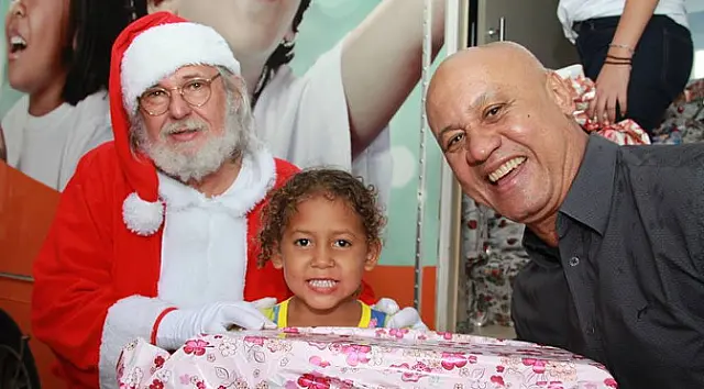 Em ação solidária, Governo distribui 15 mil brinquedos para 70 entidades