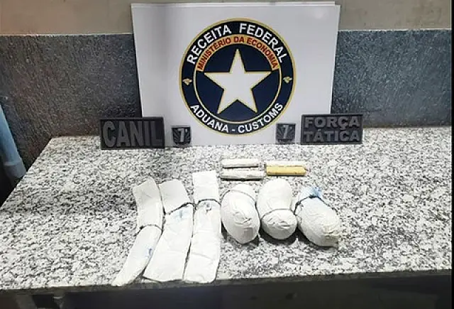 Bolivianos são detidos ao tentar ingressar no Brasil com cocaína