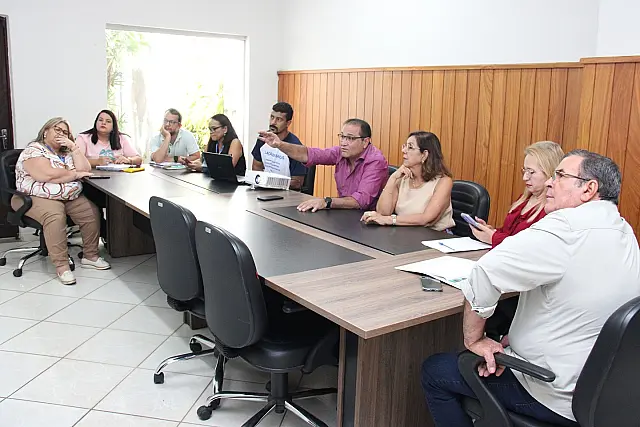 Equipe pedagógica analisa indicadores educacionais de Anastácio