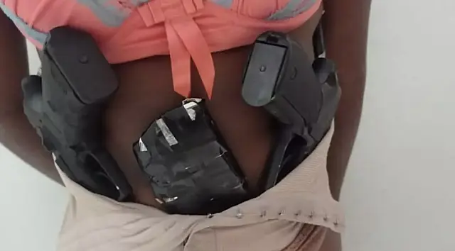 Mulher é pesa com armas e munições na BR-463