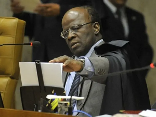 Joaquim Barbosa assume hoje presidência do STF