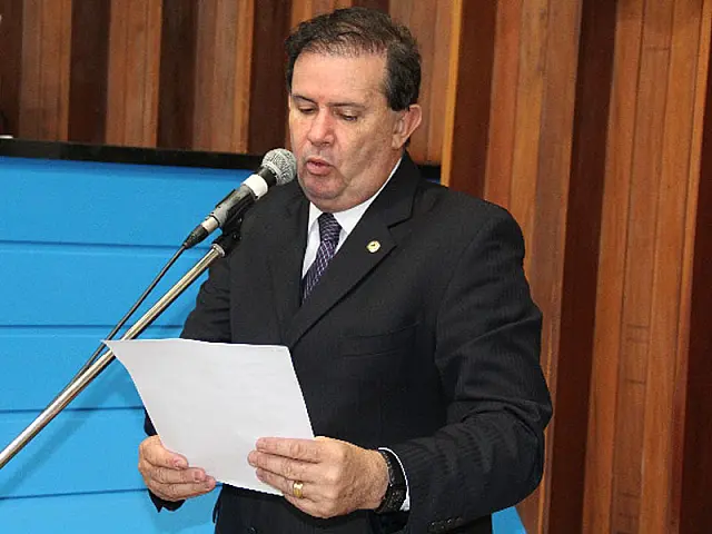 Deputado Eduardo Rocha homenageia aquidauanense Talita Antunes