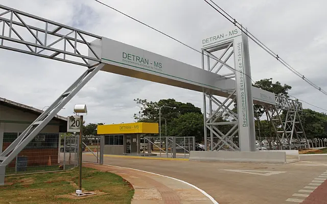 Detran suspende 309 habilitações de motoristas de MS