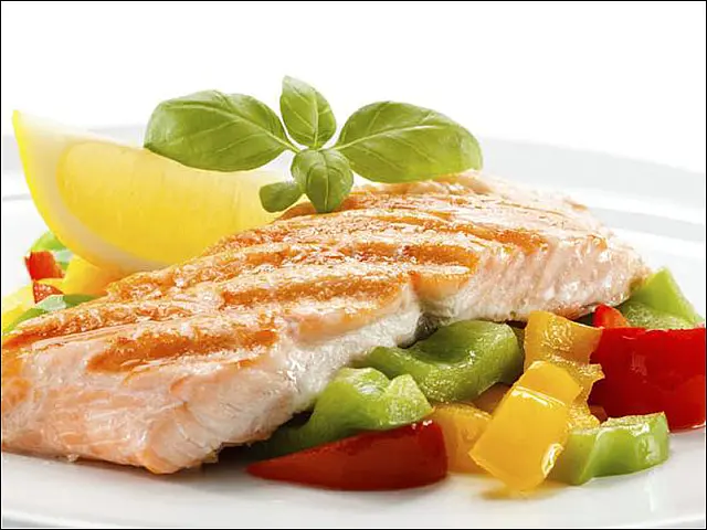 Incluir peixe na dieta pode prolongar a vida, diz estudo