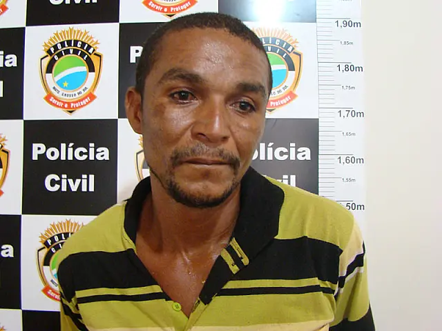 Homem agride mulher, quebra perna de PM e é preso