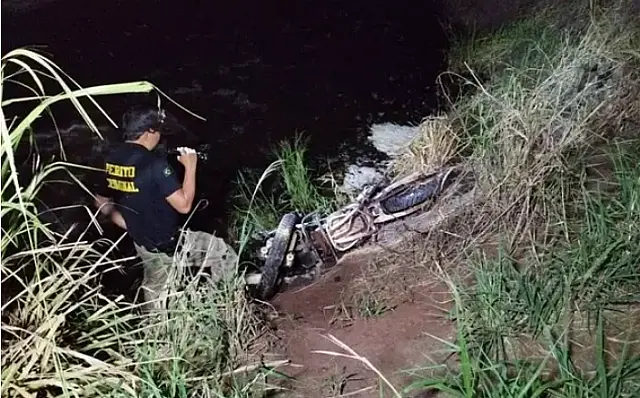 Motociclista morre após cair em vazante de água em Itaporã