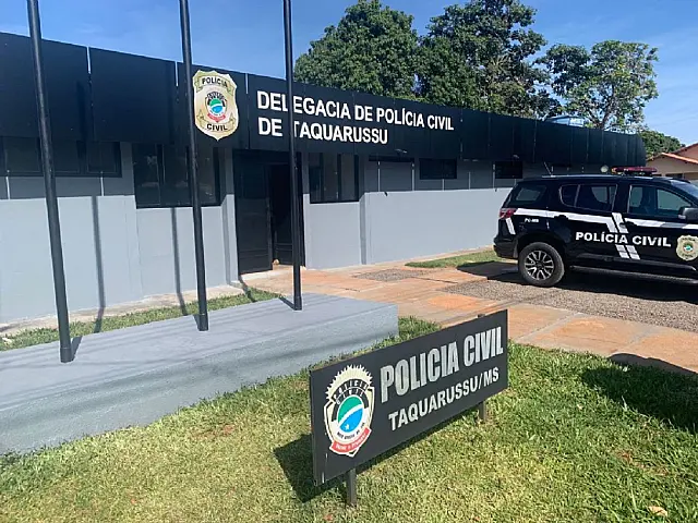 Homem tenta matar mãe a facadas em Angélica