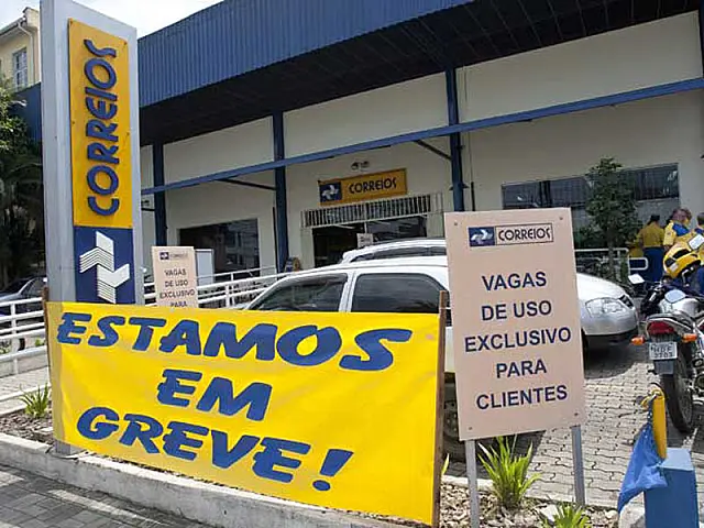 Funcionários dos Correios em 18 estados e no DF entram em greve