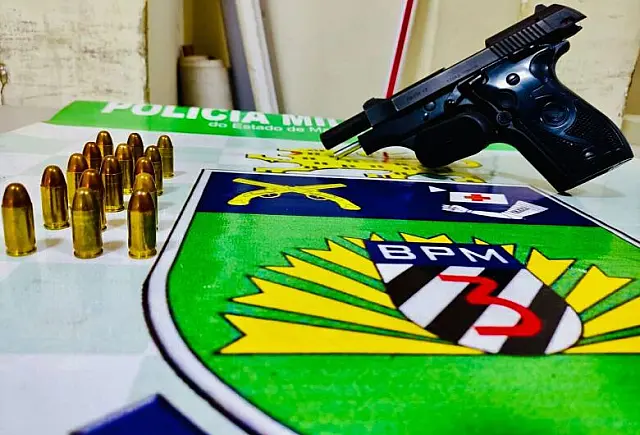 Jovem é preso após tentar fugir de abordagem e dispensar pistola 380