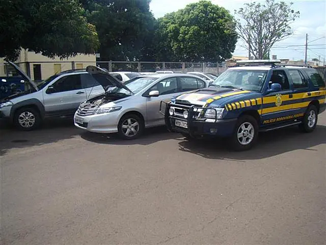 PRF recupera em MS dois carros roubados em Goiânia