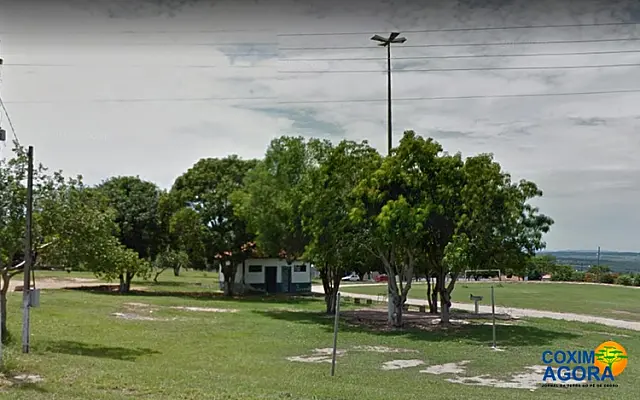 Adolescente é estuprada em banheiro de praça