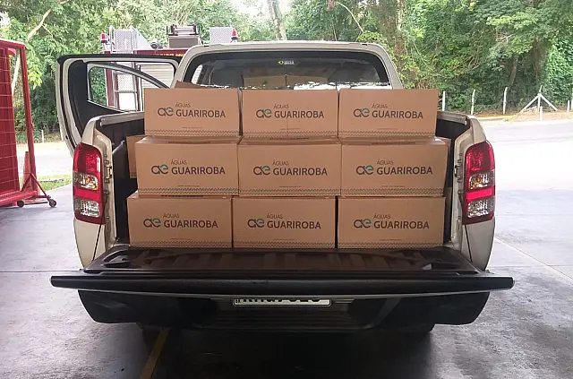 Guariroba doa 60 caixas com águas para o Estado da Bahia