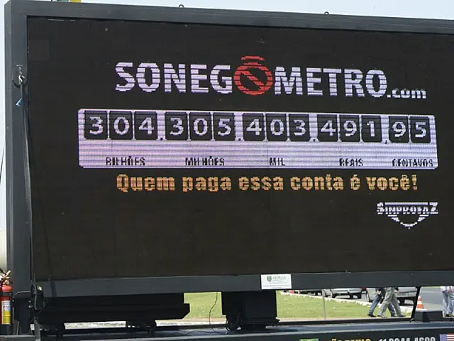 Sonegação de impostos ultrapassa em 25 vezes gastos com Copa