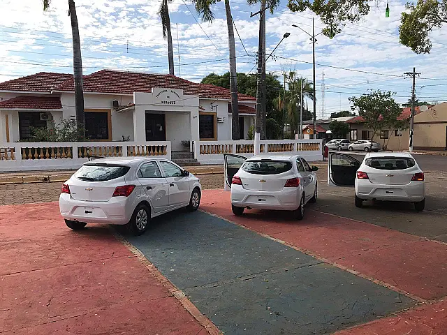 Nioaque compra três veículos novos para atendimento da saúde municipal