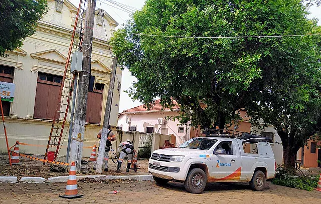 Concessionária tem mais de 20 equipes para regularizar distribuição de energia em Aquidauana e Anastácio