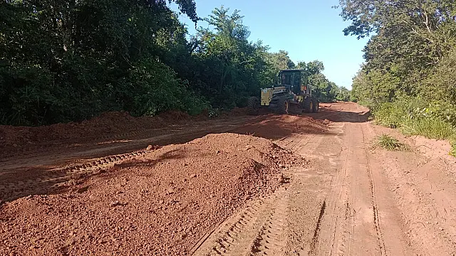 Prefeitura inicia manutenção e patrolamento nas aldeias e distrito de Taunay-Ipegue