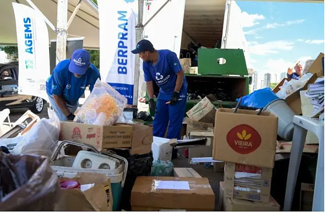 Mais de 7 toneladas de resíduos são arrecadados no Drive-Thru da Reciclagem