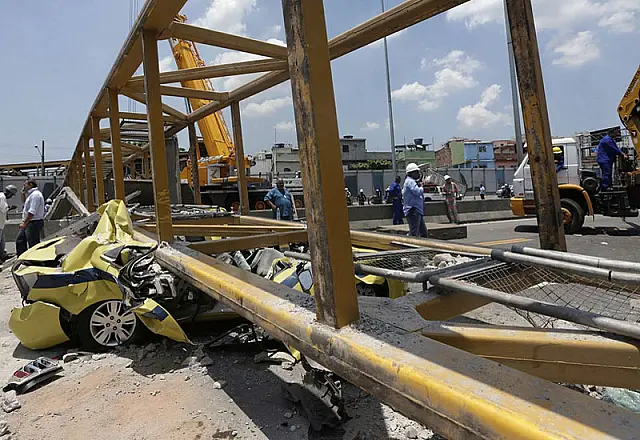 Morre quinta vítima de queda de passarela na Linha Amarela, no Rio