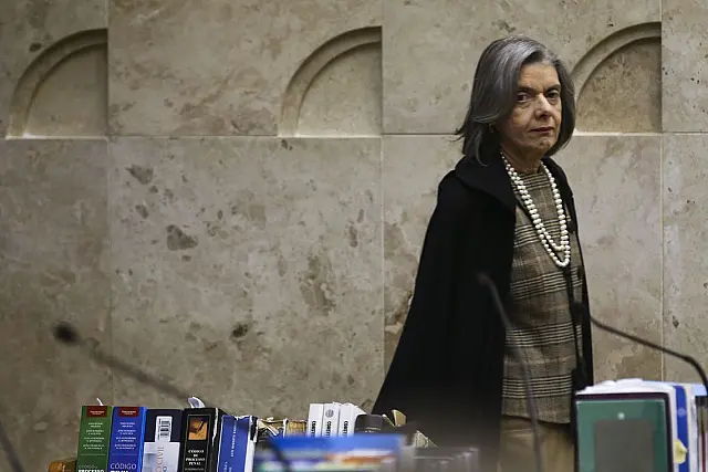Segunda mulher a presidir STF, Cármen Lúcia deixa cargo nesta quinta