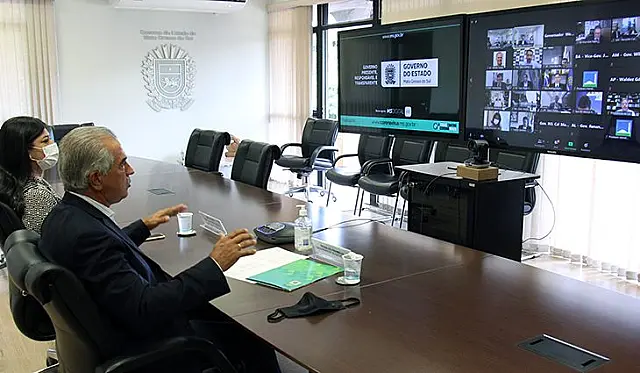 Reinaldo Azambuja defende volta do auxílio emergencial e liberação de vacinas