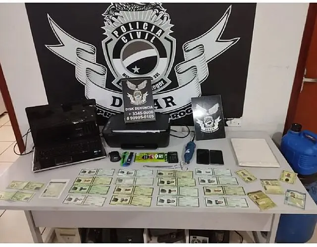 Polícia fecha 'laboratório' que produzia CNH e RG falsos em MS