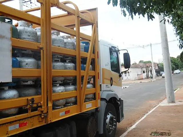 PMA flagra transporte ilegal de gás de cozinha