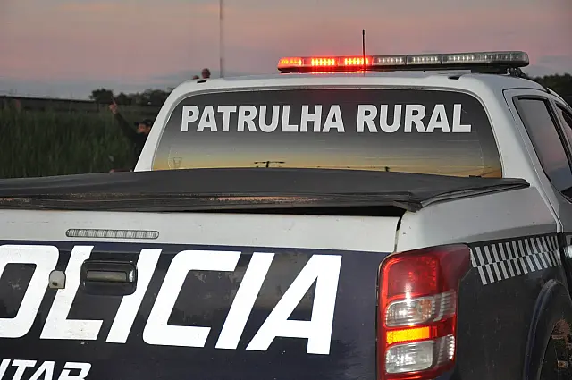 Homem é preso após agredir a esposa com mordidas na área rural de Anastácio