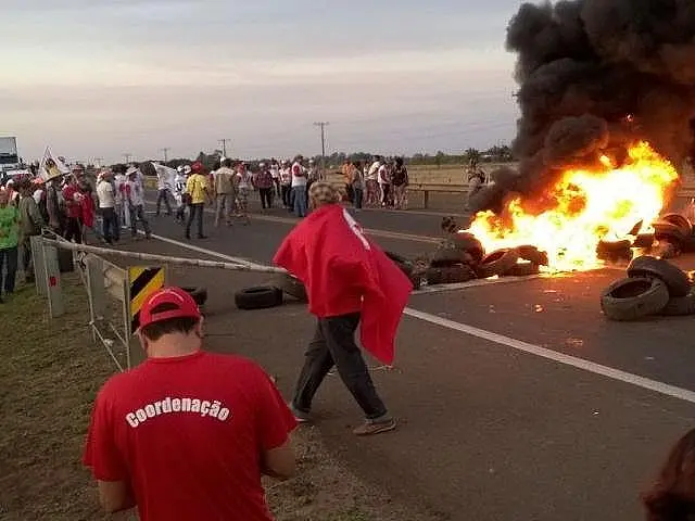 Dia da Independência tem 5 rodovias bloqueadas por sem-terra em MS