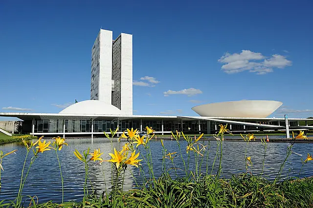 Senado e Planalto serão iluminados em azul e laranja pelo Dia Mundial do Câncer