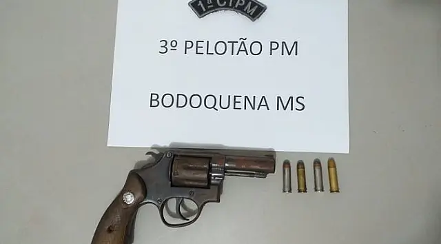 Homem é preso por porte ilegal de arma de fogo pela policia militar de Bodoquena