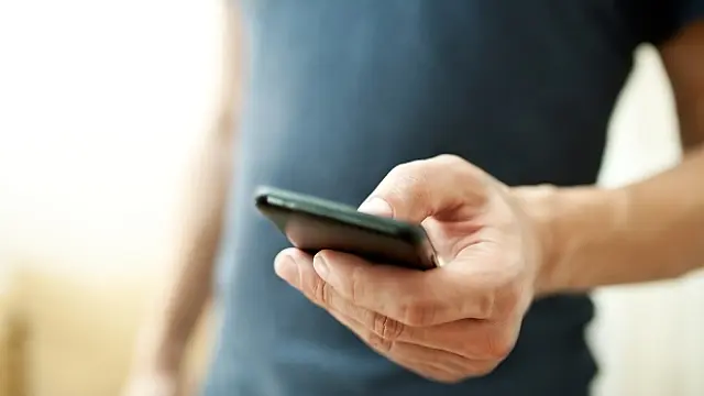 Mulher põe celular para despertar, perde a hora e vê que aparelho foi furtado em Aquidauana