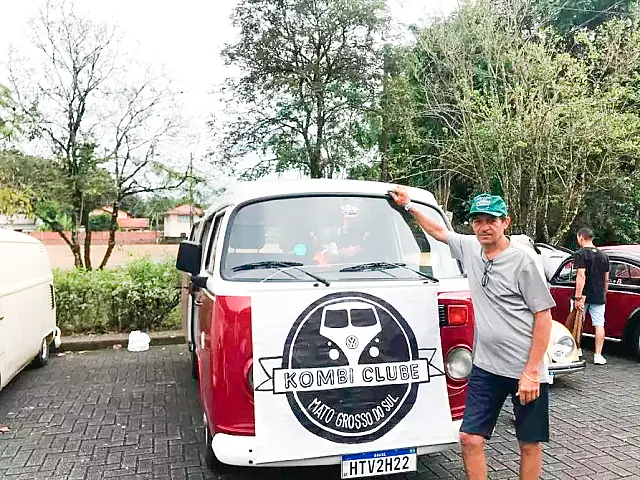 Kombi Clube MS comemora aniversário com exposição de veículos