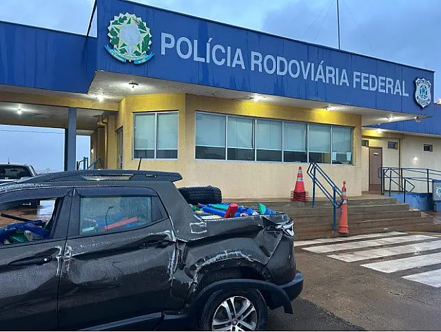 PRF apreende 787 quilos de maconha após perseguição na BR-163