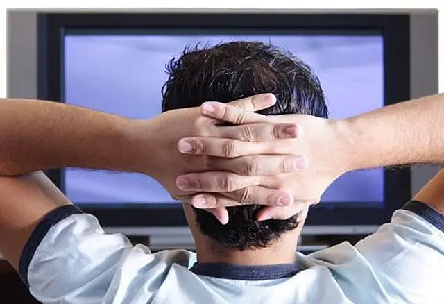 Ver TV mais de 3 horas diárias pode elevar risco de morte