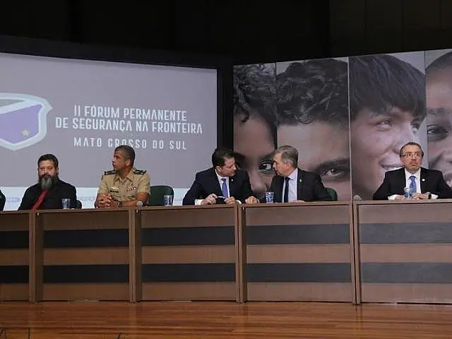 Terra de disputa sangrenta, fronteira vê crescer a rota do tráfico de cocaína