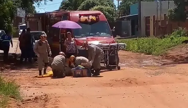 Motociclista fica ferida após cair de moto em buraco em Anastácio