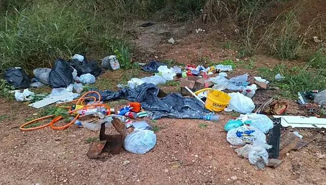 Descartes fora do horário causam acúmulo de lixo em Bonito