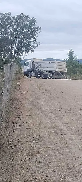 Caminhão derruba fios de alta tensão em Corumbá