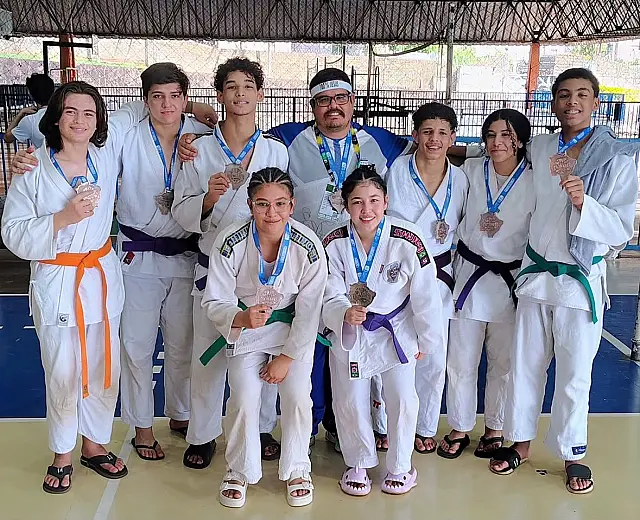 Top Fight Aquidauana conquista ouro, bronzes e pódio inédito no judô