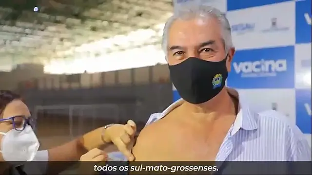 Governador Reinaldo Azambuja é vacinado contra a Covid-19