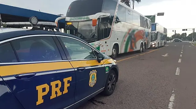 PRF intercepta em Terenos 224 bolivianos que entraram ilegalmente no Brasil