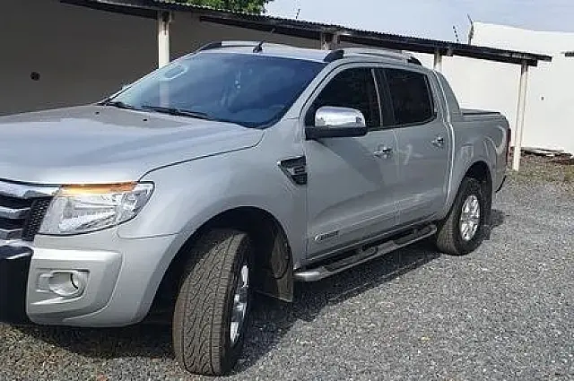 Caminhonete é furtada em frente de residência de Jardim