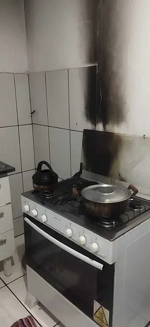 Adolescente sofre queimaduras em incêndio na cozinha