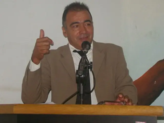 Vereador Cipriano pede a conclusão de pavimentação