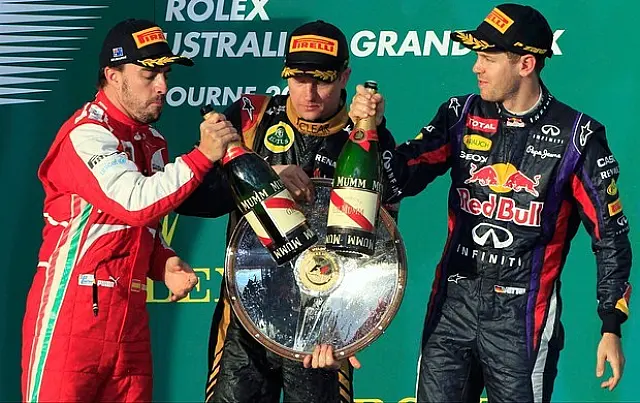 Raikkonen usa estratégia, surpreende e vence a abertura do Mundial