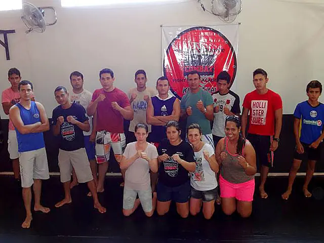 Academia Shock Combat sedia graduação de muay thai neste sábado