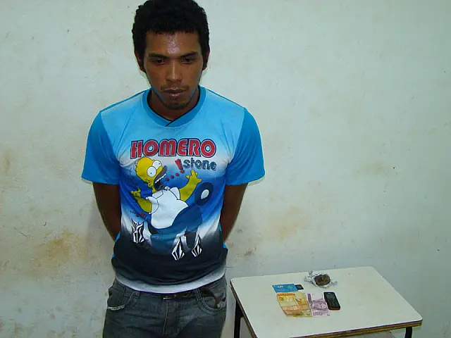 Jovem com mandado de prisão é detido pela Rotai